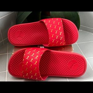 Women’s Size 10 Red Cool Cat Puma Slides